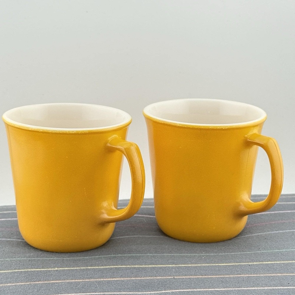 Vintage Corning Yellow Gold Butterscotch Milk‎ Glass Coffee Cup Mug Set of 2 M
